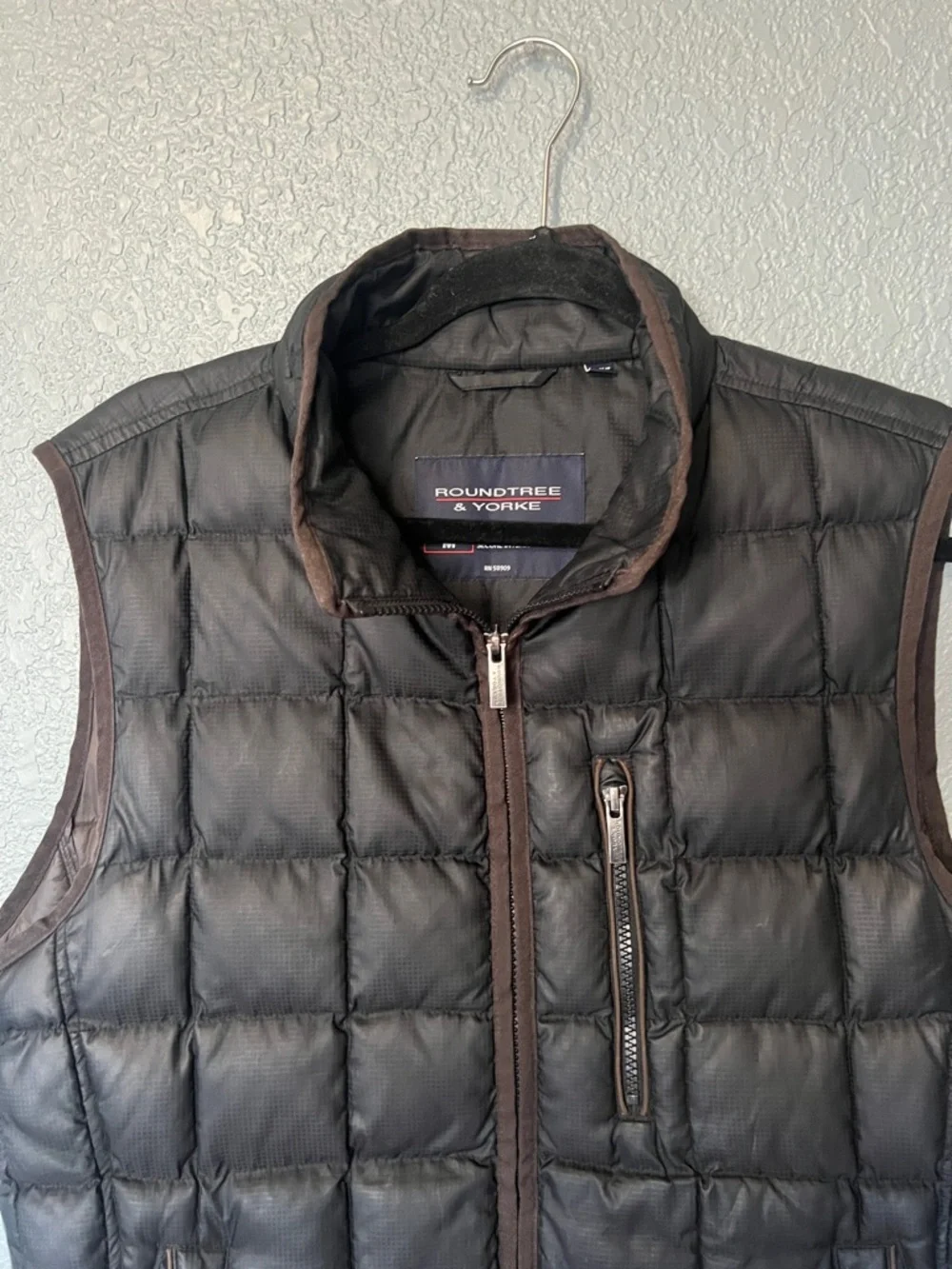Roundtree & Yorke Mens Medium Puffer Vest Full Zip Lightweight Sleeveless Black